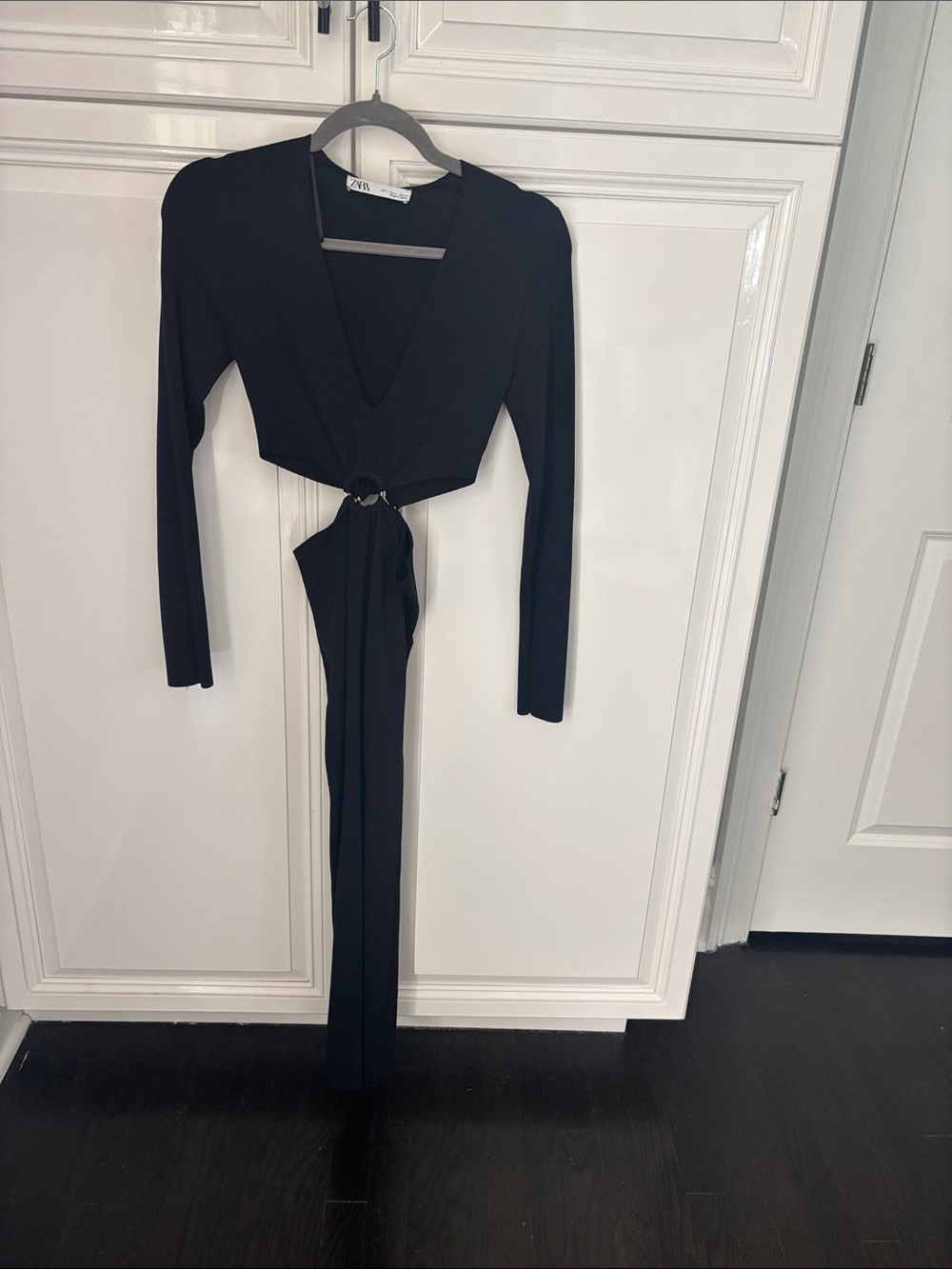 Zara Black Long-Sleeve V-Neck Dress with Waist Ring